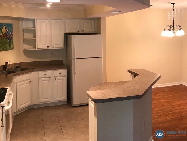 Building Photo - Stylish Condo in Gated Summer House Community | Hilton Head Island – Available Now!