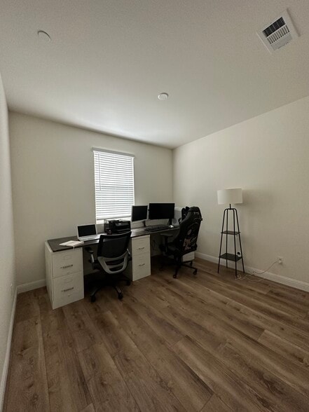 Guest Bedroom - 30321 Town Square Dr