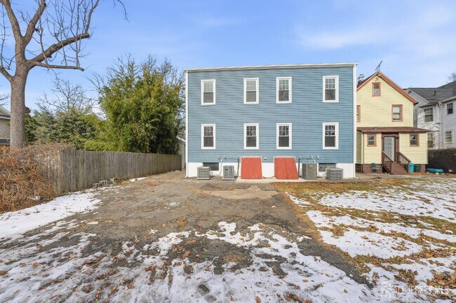 Building Photo - 212 Montgomery St