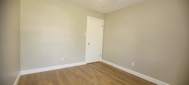 Building Photo - 10635 Tenneta Dr