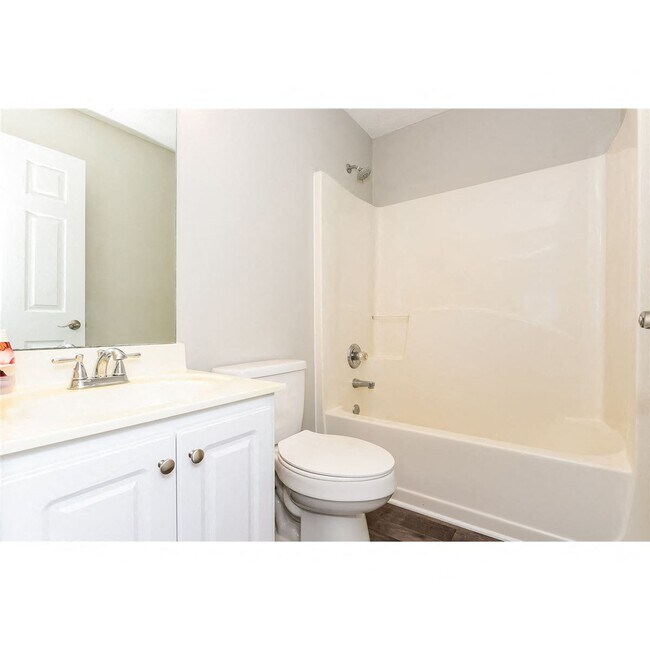 Building Photo - 4247 Chestnut Lake Ave