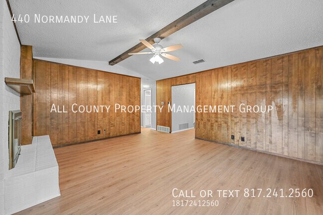 Building Photo - 440 Normandy Ln