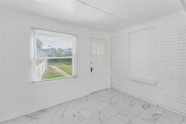 Building Photo - 2512 NW 32nd St