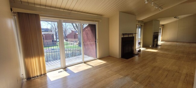 Building Photo - Two-Bedroom Condo| Parking + WiFi Included!