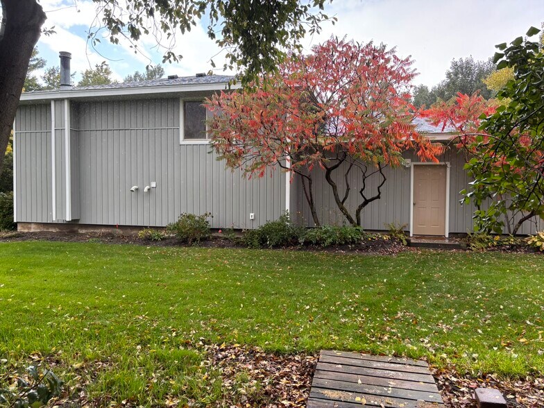 Building Photo - 2220 S 4000 W