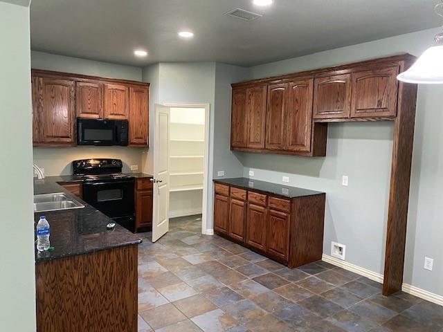 Building Photo - 6601 Pine Hills Ln