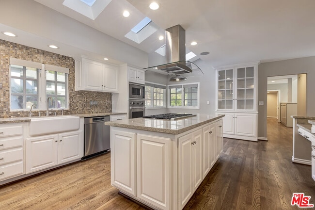 Building Photo - 1277 N Norman Pl