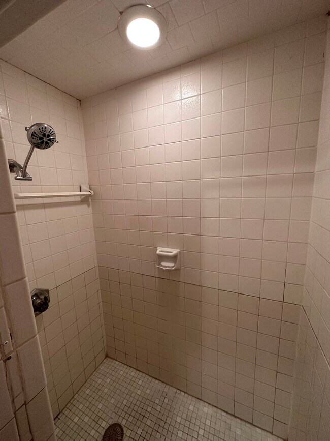 Building Photo - 332 Tullahoma Dr