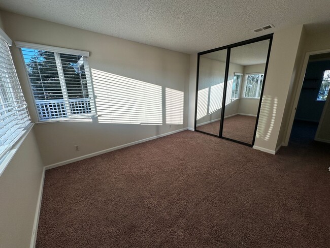 Building Photo - Second Story Lori Drive Condo