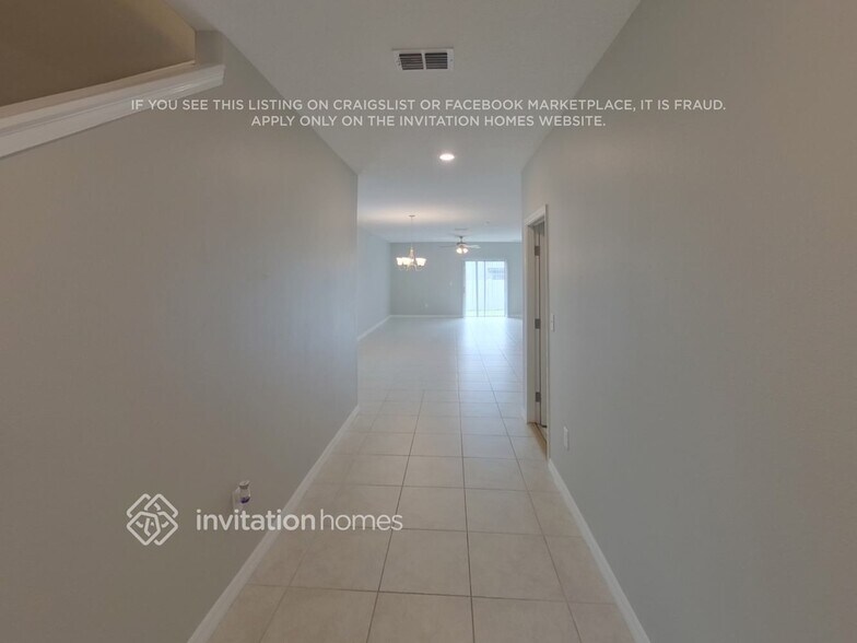 Building Photo - 10231 White Linen Ave
