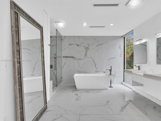 Building Photo - 3010 Alton Rd