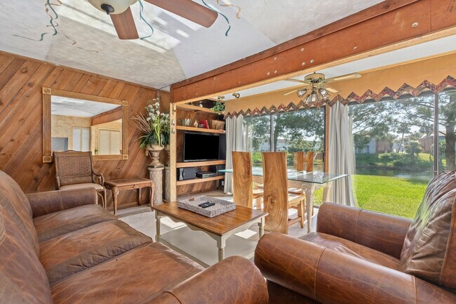 Primary Photo - 4000 Gulf Terrace Dr