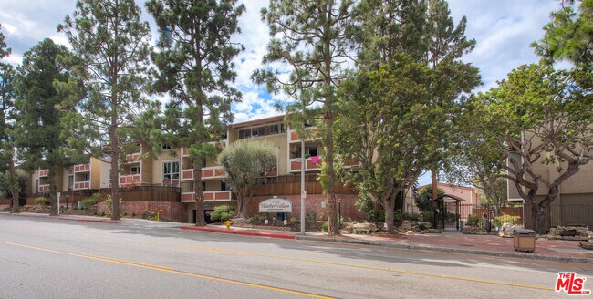 Building Photo - 6375 Green Valley Cir