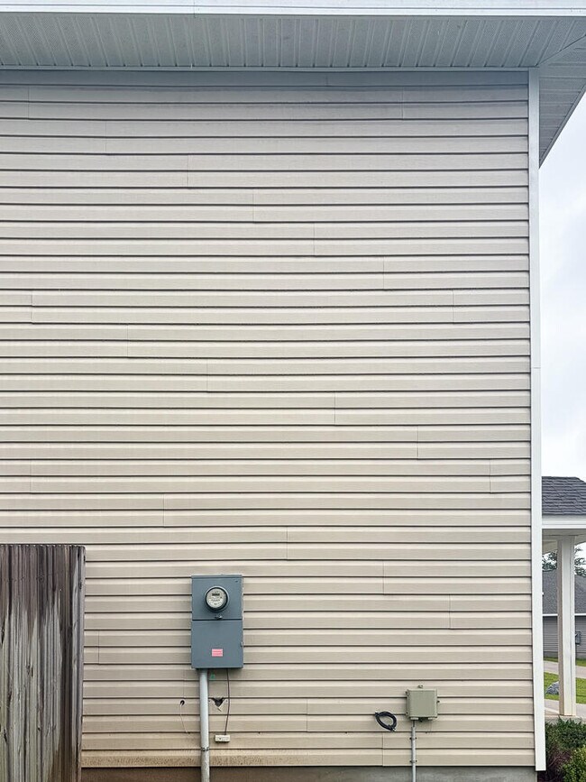 Building Photo - 4694 Malay Cir