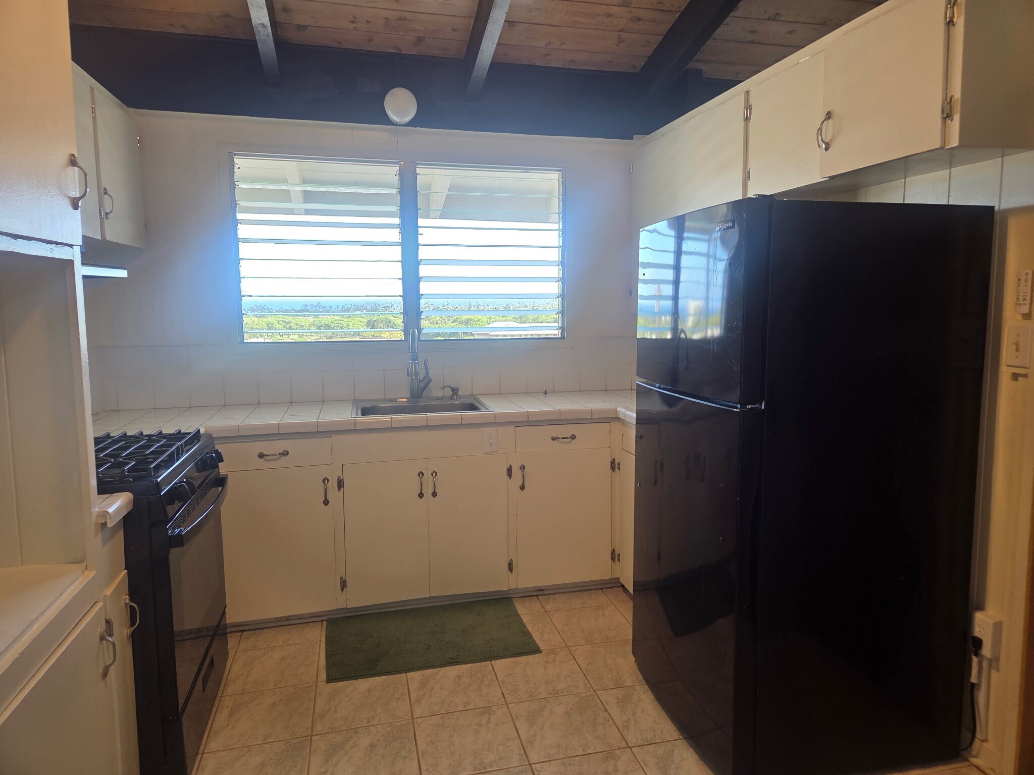 Building Photo - 4460 Wahinekoa Pl