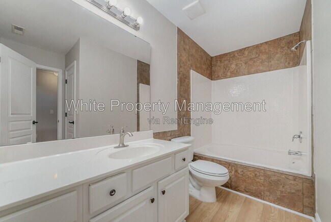Building Photo - 825 Gentlewinds Ct