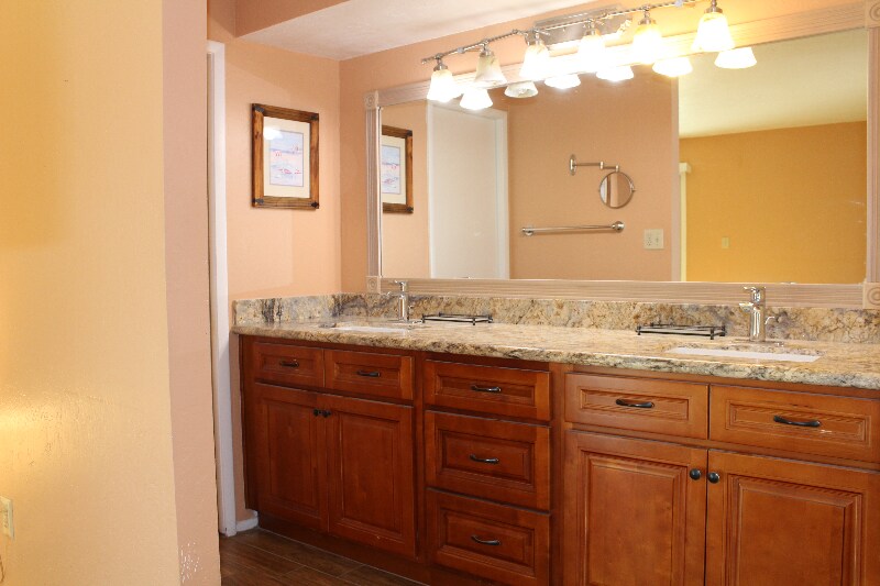 Building Photo - 10034 N 33rd Ave