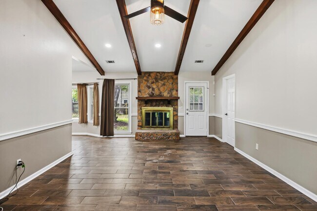 Building Photo - 8219 N Ridgebrook Dr