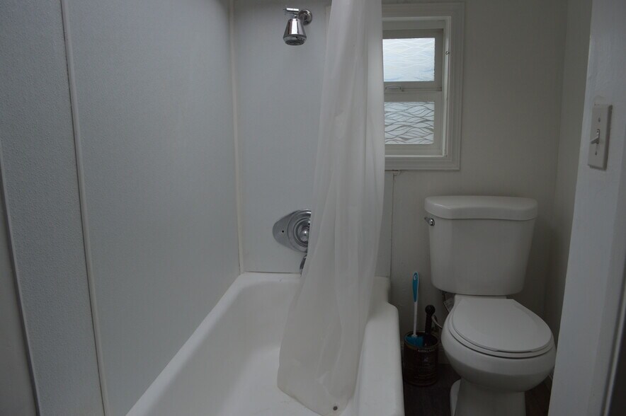 Building Photo - 430 S Holladay Dr