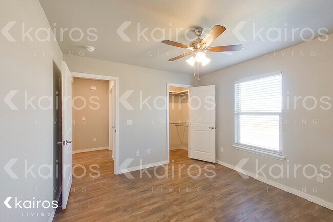 Building Photo - 2805 Destin Ave