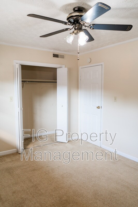 Building Photo - 1828 Lively Rd