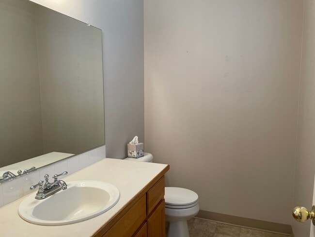 Building Photo - Beautiful and Well Maintained 2 Bed and 2....