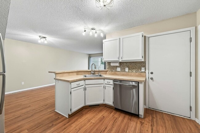 Building Photo - 13460 60th Pl N