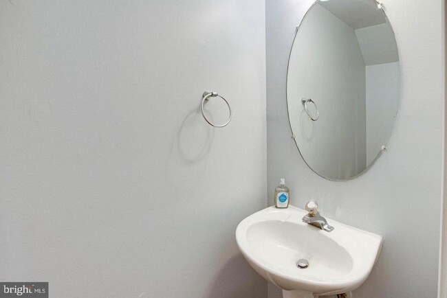 Building Photo - 938 Herons Run Ln