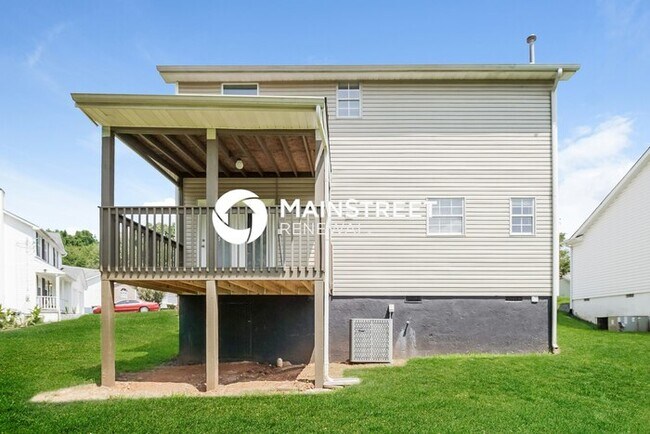 Building Photo - 3 Bedroom Pet-Friendly Home in POWELL, TN with Main Street Renewal