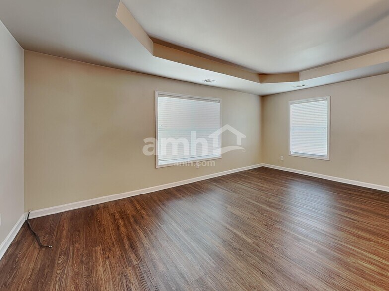 Building Photo - 148 Crescent Woode Dr