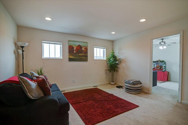 Building Photo - 2583 Dogwood Ln