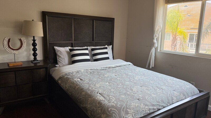 Building Photo - 13885 Camp Rock St