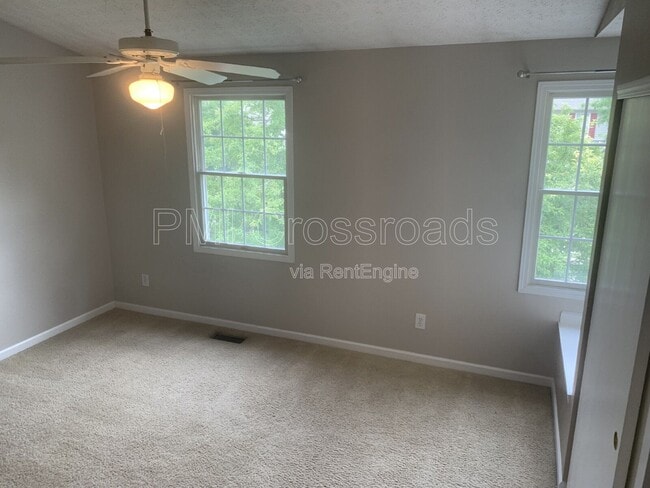 Building Photo - 8620 Olenbrook Dr