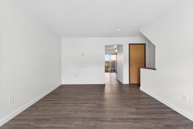 Building Photo - 6477 Brookedge Ct