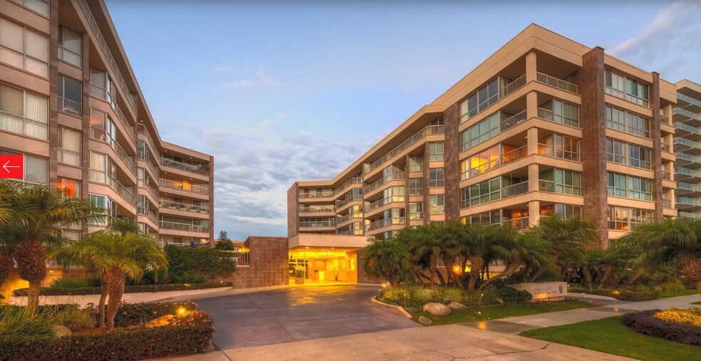 Building - 515 Ocean Ave