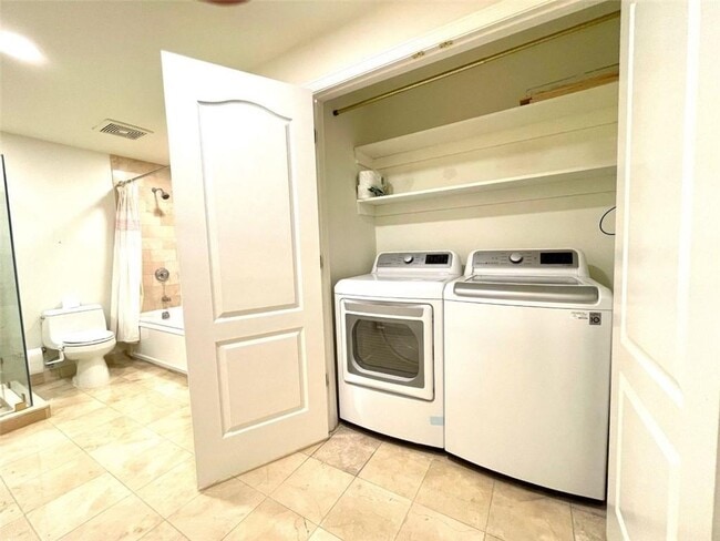 Building Photo - 195 14th St NE