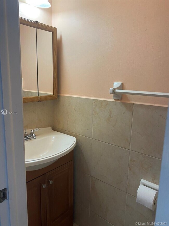 Building Photo - 1809 SW 107th Ave
