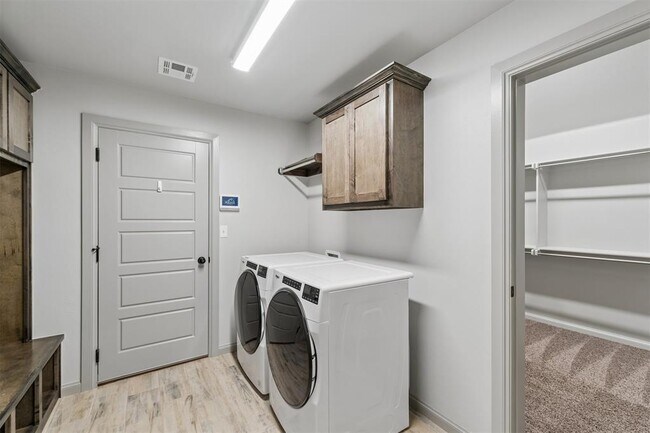 Building Photo - 9356 SW 43rd St