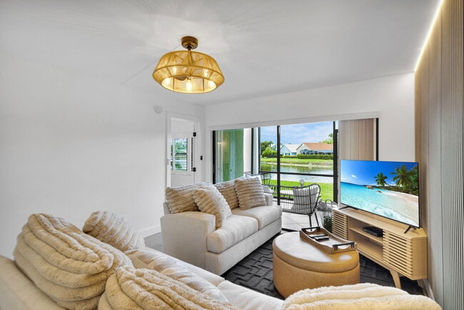 Building Photo - 12911 Briarlake Dr