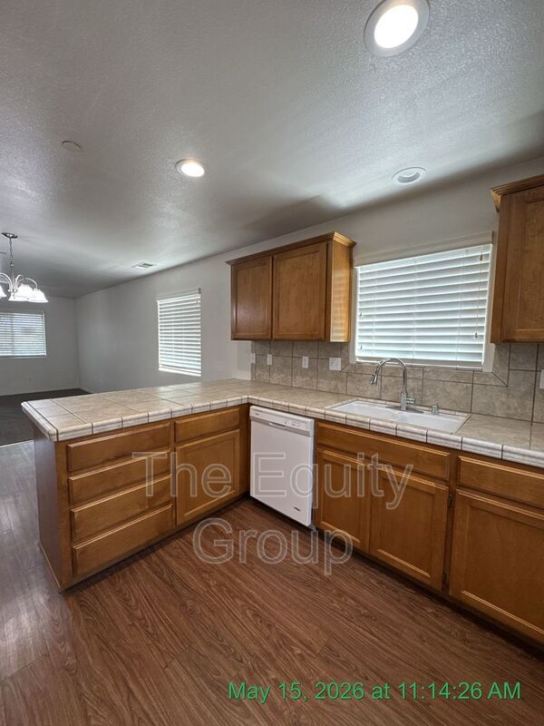Building Photo - 2226 W Lark Ave