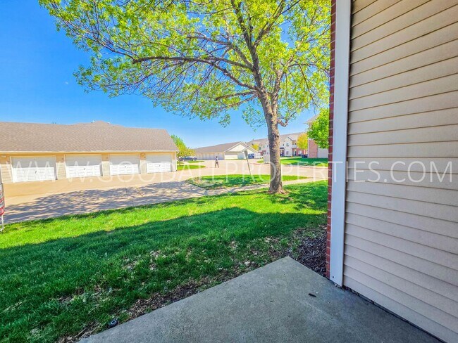 Building Photo - Rent Reduced! 2-Bedroom, 2-Bath Condo in Johnston with Detached Garage