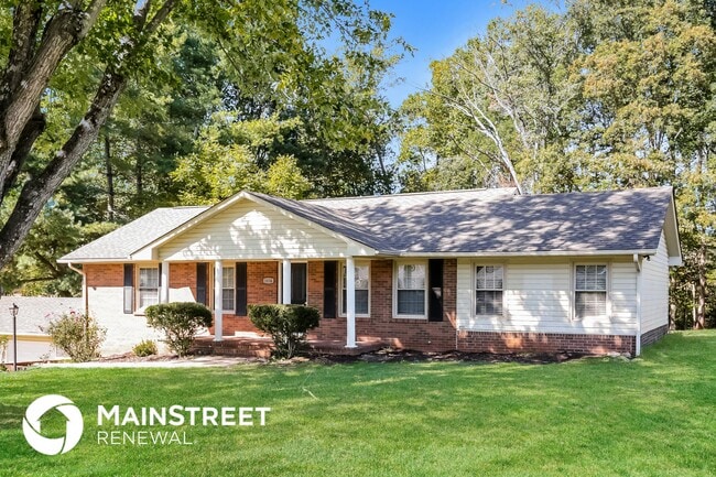 Building Photo - 1036 Dogwood Dr