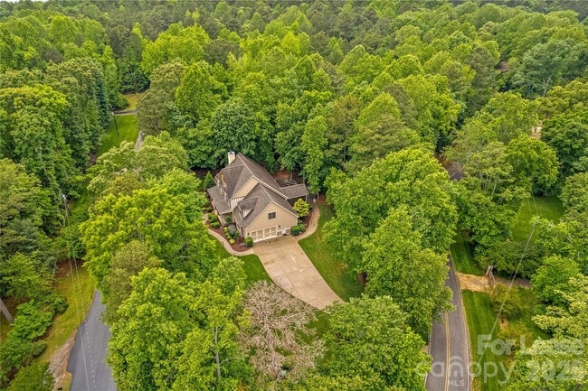 Building Photo - 8994 Azalea Rd