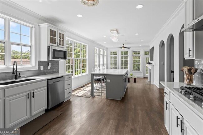 Building Photo - 1599 Gaylor Cir SE