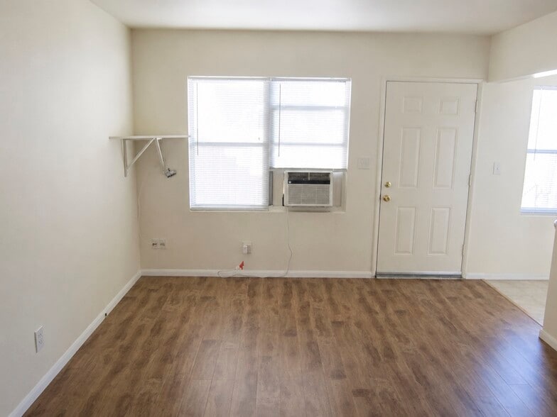Building Photo - 6717 Fulton Ave