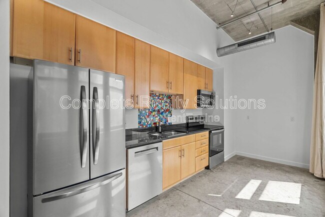 Building Photo - 1635 Washington Ave