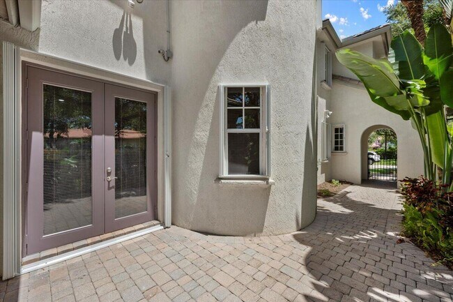 Building Photo - 1029 Vintner Blvd