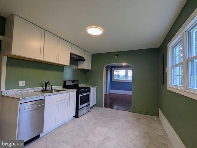 Building Photo - 2225 Williams Dr