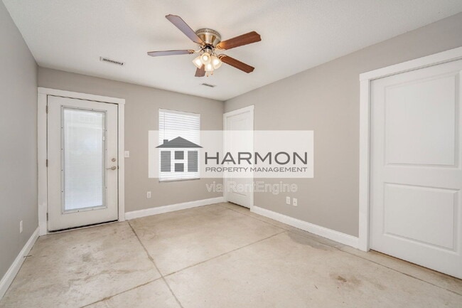 Building Photo - 422 Sunflower Dr