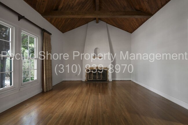 Building Photo - 1229 N Geneva St